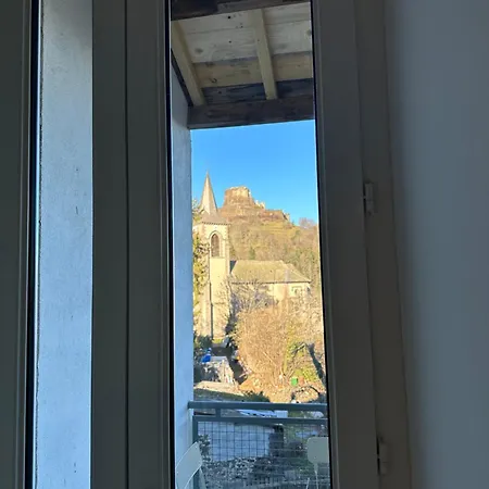 De La Cote Apartment *